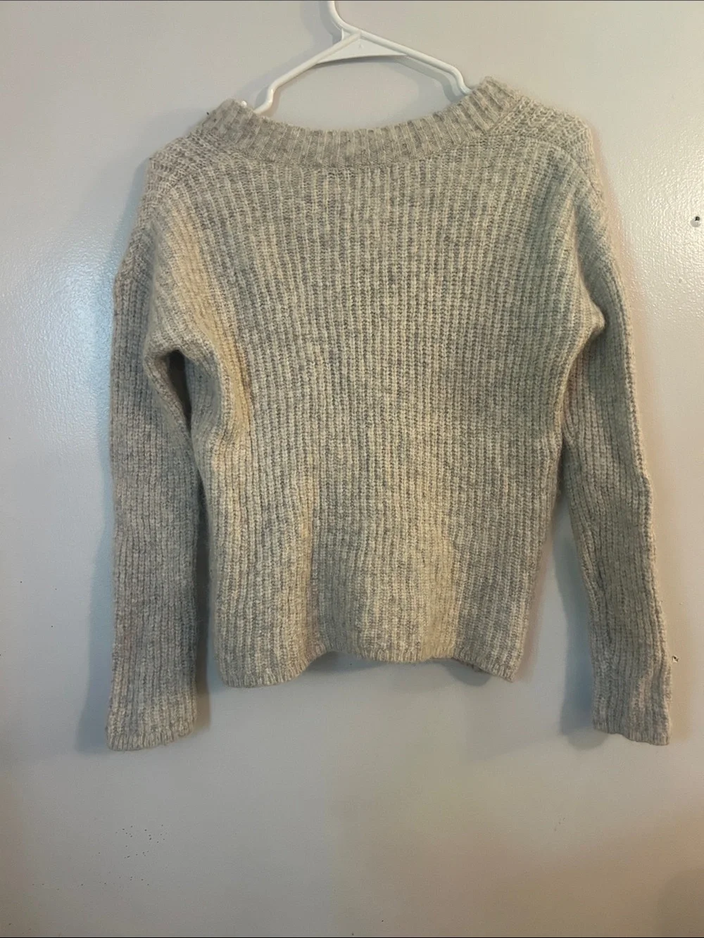 Banana Republic Cream Ribbed V-Neck Sweater